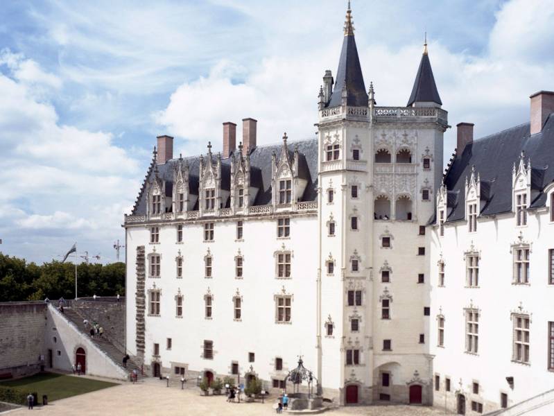 Two weeks : A cruise of castles and the dukes of Brittany - from 1996 euros