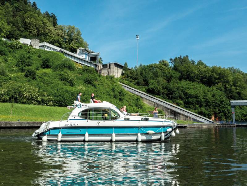 One week : DISCOVER THE ARZVILLER BOAT LIFT: Cruise on the inclined plane - à partir de  euros