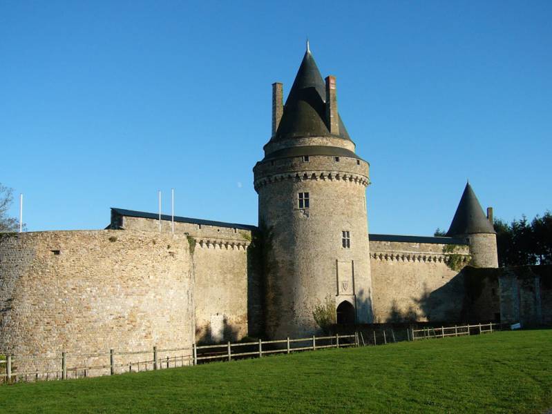 Short break : Medieval days out  at the chateau de la groulais - from 649 euros