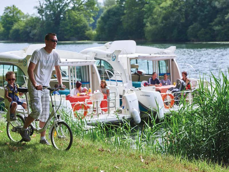 One week : Cruising on the Charente - from 712 euros